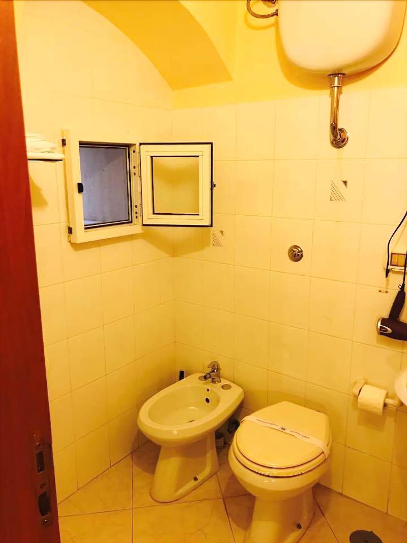 Room Economy image