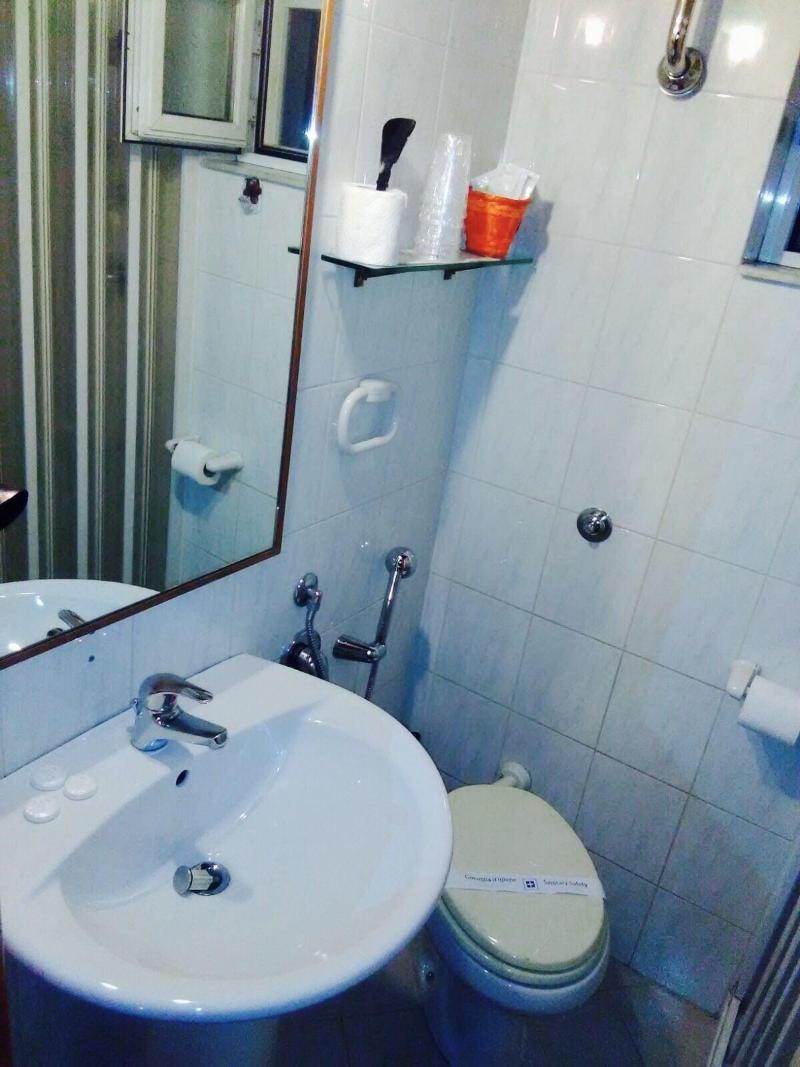 Room Economy image