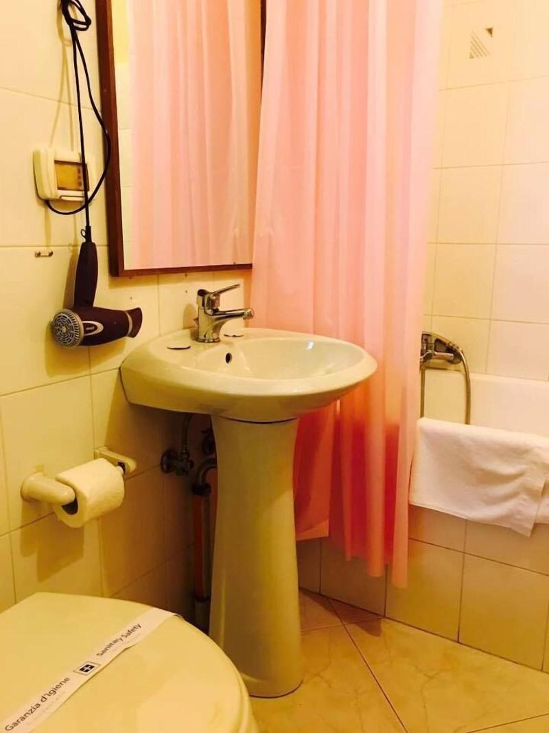 Room Economy image