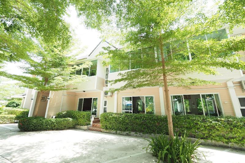 Baan Suan Resort Juree Punsuk — general view