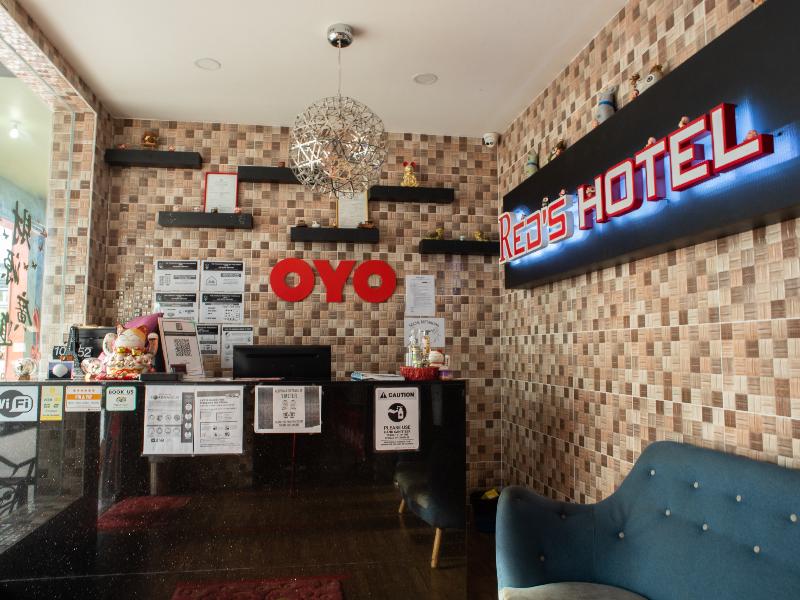 OYO 90082 Red’s Hotel