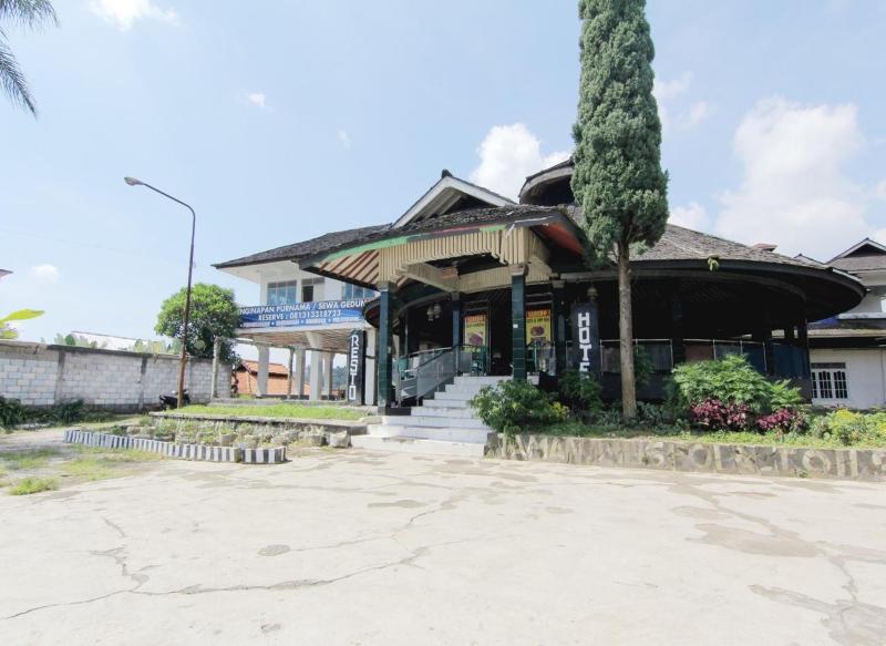 Villa Penginapan Purnama by ZUZU
