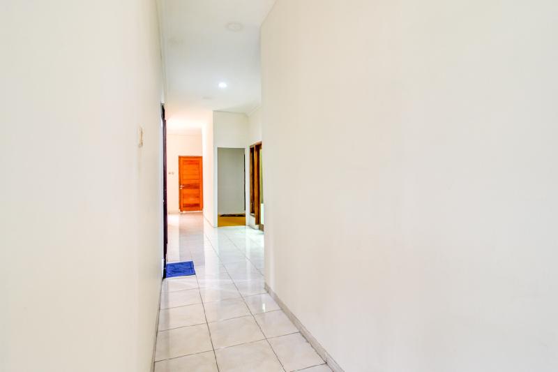 RedDoorz Hostel near Terminal Condongcatur Jogja