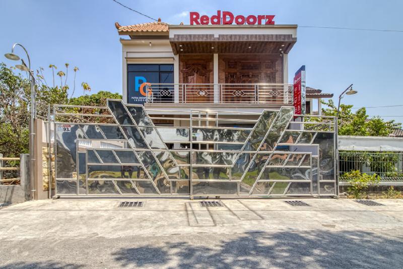 Formerly RedDoorz Syariah Bandara Adisucipto Yogya — photo 3