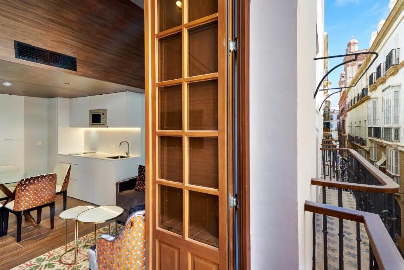 Tandem Torres De Cádiz Suites image