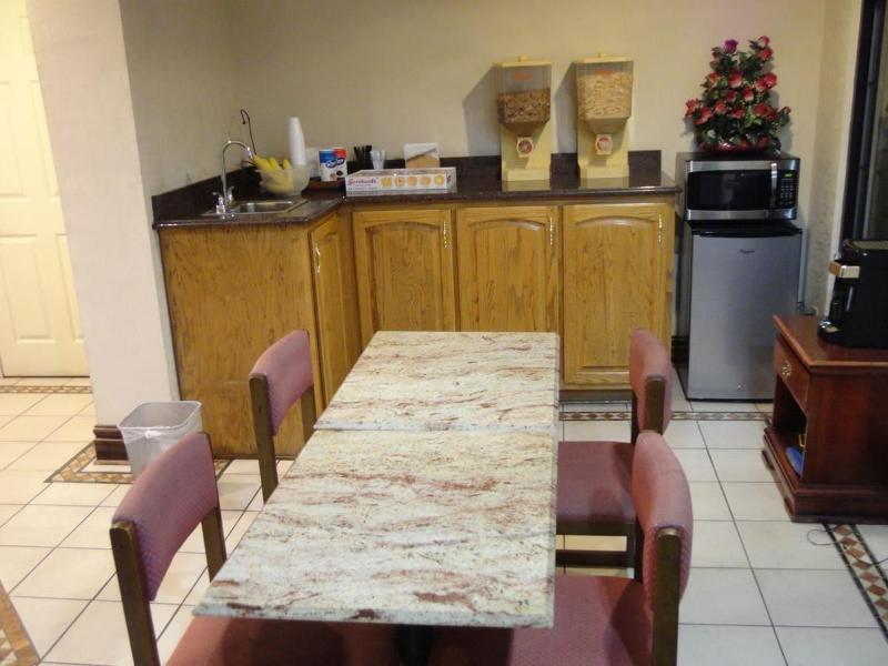 Budget Inn image 1