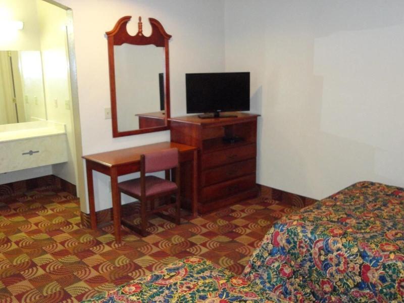 Budget Inn image 4