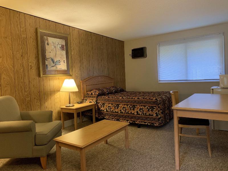 Greenview Motel And Rv Park image