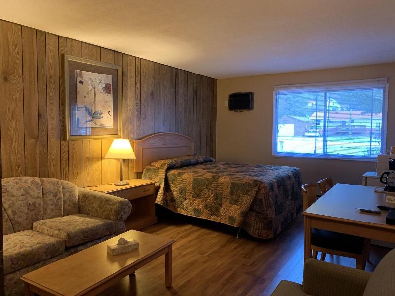 Greenview Motel And Rv Park image