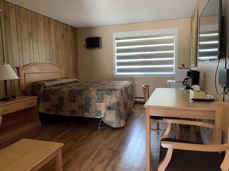 Greenview Motel And Rv Park image