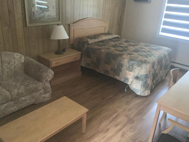 Greenview Motel And Rv Park image