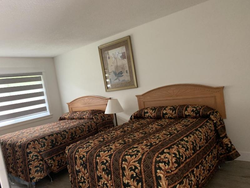 Greenview Motel And Rv Park image