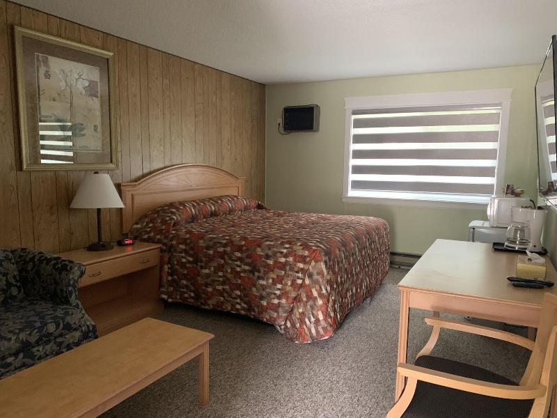 Greenview Motel And Rv Park image
