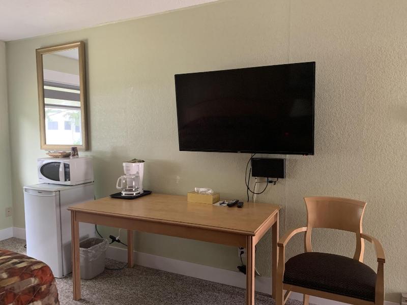 Greenview Motel And Rv Park image