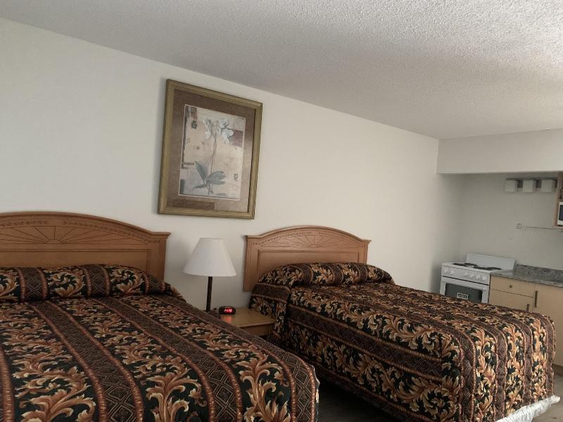 Greenview Motel And Rv Park image