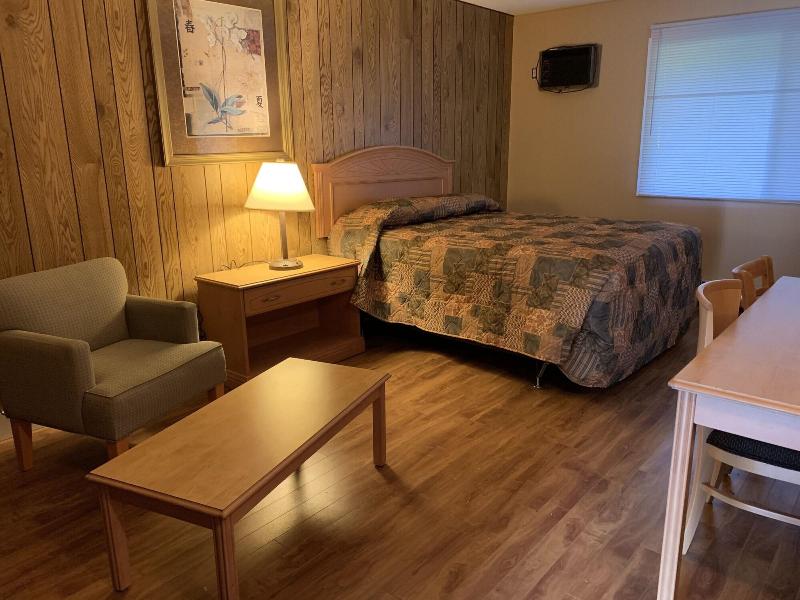 Greenview Motel And Rv Park image