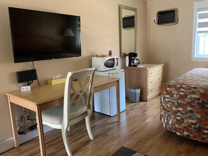 Greenview Motel And Rv Park image