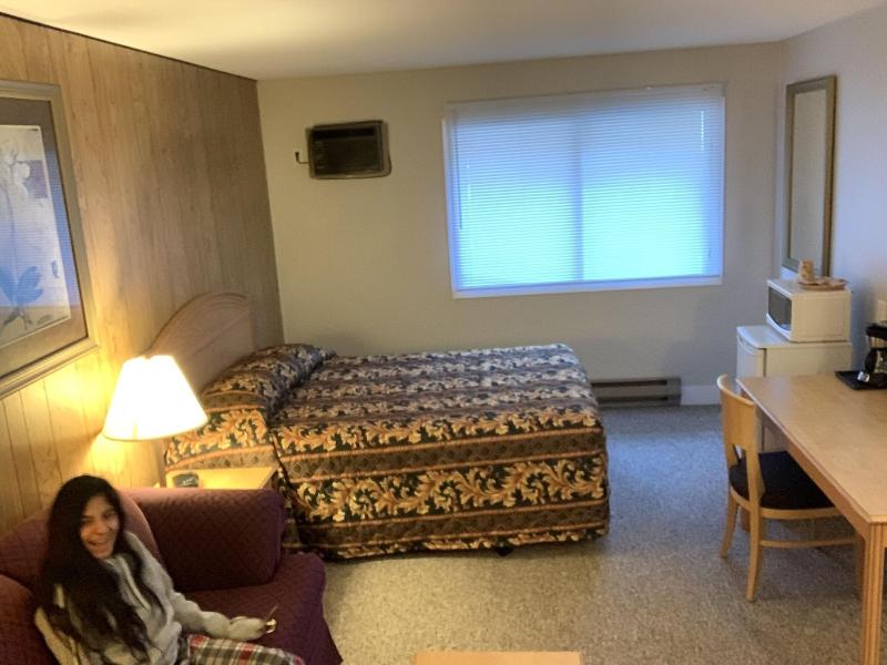 Greenview Motel And Rv Park image