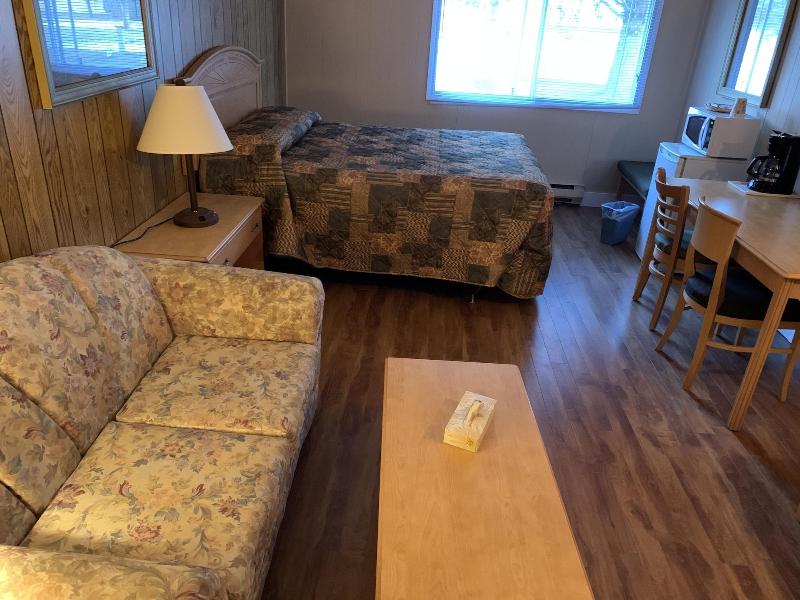 Greenview Motel And Rv Park image