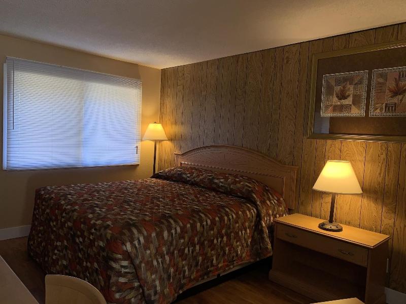 Greenview Motel And Rv Park image