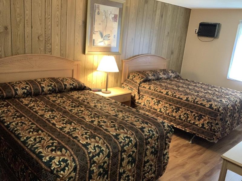 Greenview Motel And Rv Park image