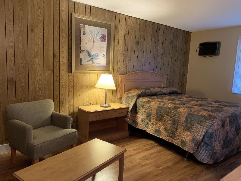 Greenview Motel And Rv Park image