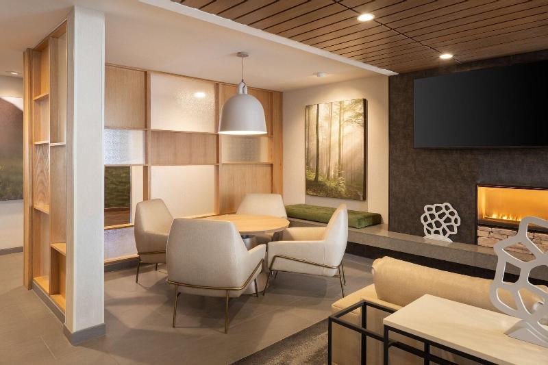 Fairfield Inn & Suites by Marriott Fresno North/Sh image