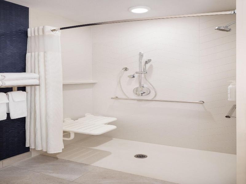 Fairfield Inn & Suites by Marriott Fresno North/Sh image