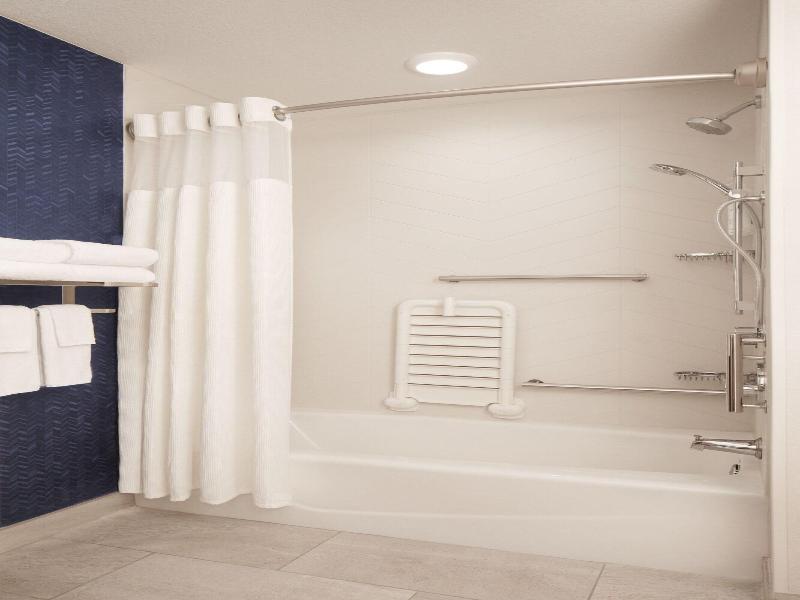 Fairfield Inn & Suites by Marriott Fresno North/Sh image