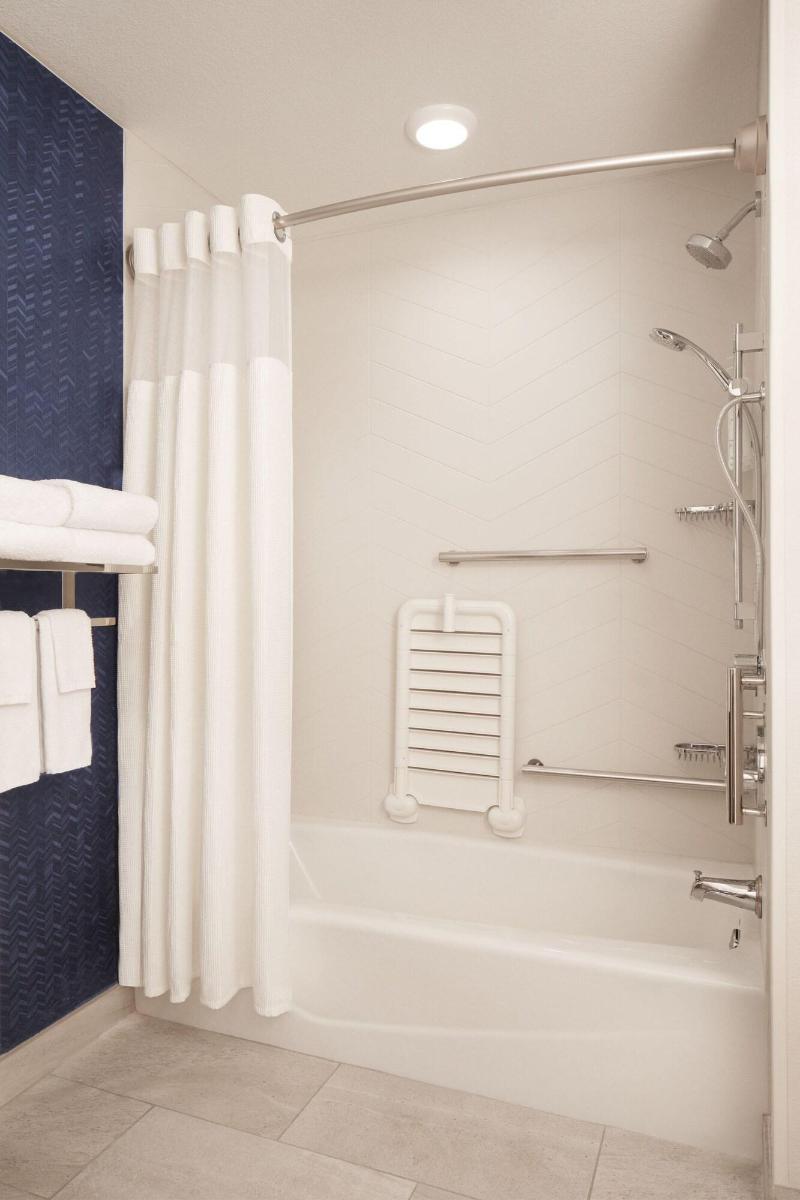 Fairfield Inn & Suites by Marriott Fresno North/Sh image