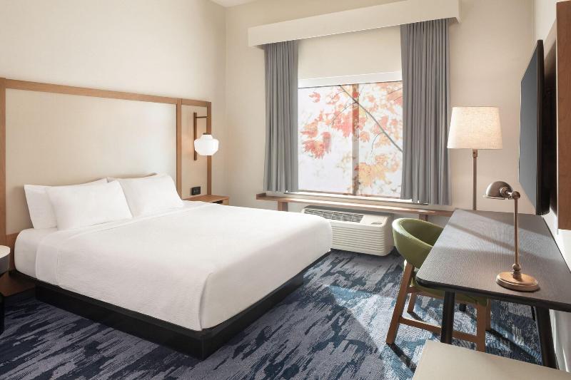 Fairfield Inn & Suites by Marriott Fresno North/Sh image