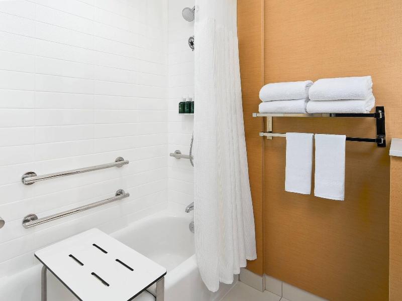 Fairfield Inn&Suite by Marriott Fresno Yosemite In image