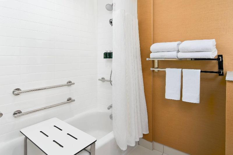 Fairfield Inn&Suite by Marriott Fresno Yosemite In image