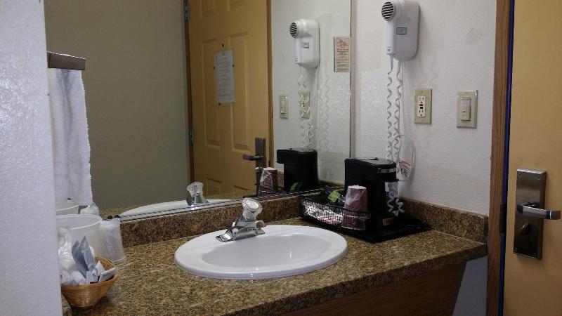 Budget Inn Corcoran Near Tulare CA 43 image