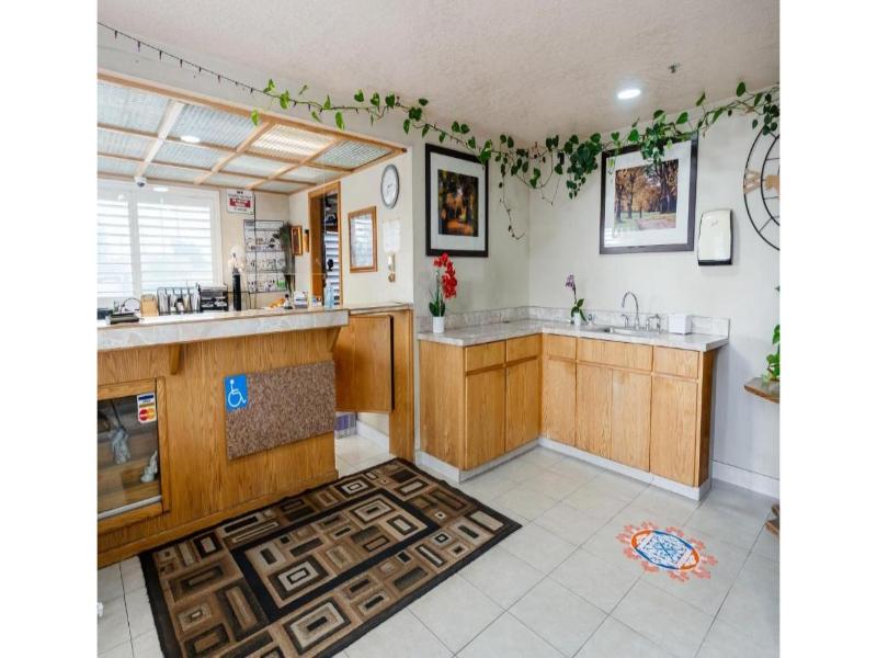 Budget Inn Corcoran Near Tulare CA 43 — view