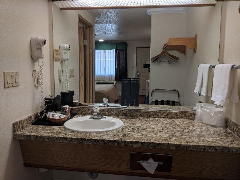 Budget Inn Corcoran Near Tulare CA 43 image