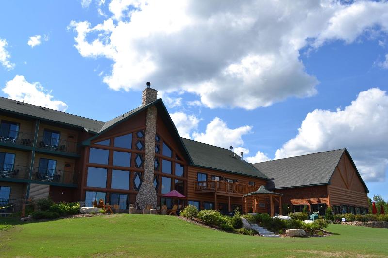 Stafford's Crooked River Lodge & Suites image