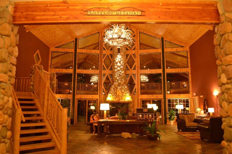 Stafford's Crooked River Lodge & Suites image