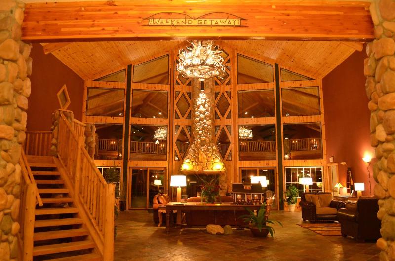 Stafford's Crooked River Lodge & Suites image