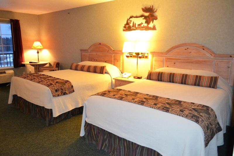 Stafford's Crooked River Lodge & Suites image