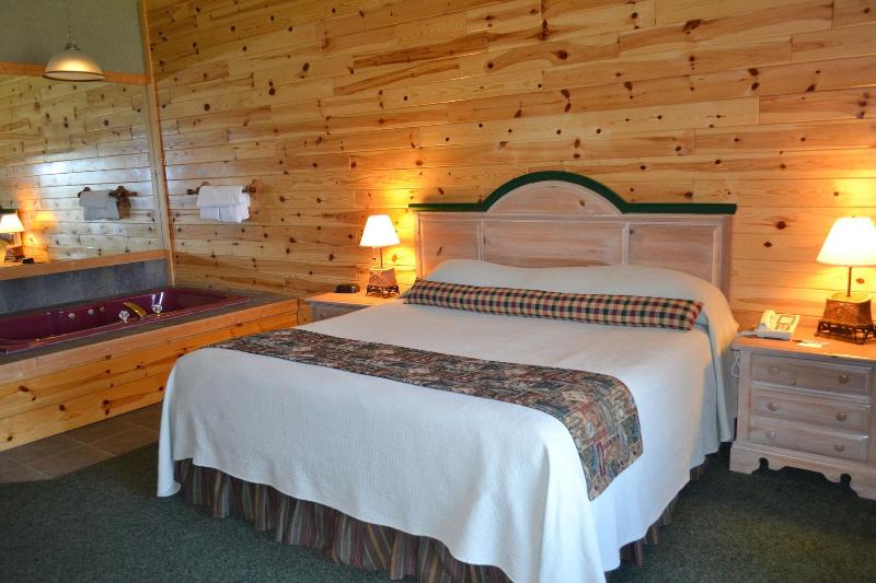 Stafford's Crooked River Lodge & Suites image