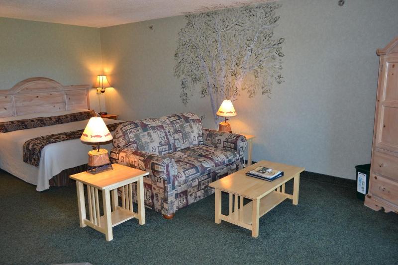 Stafford's Crooked River Lodge & Suites image