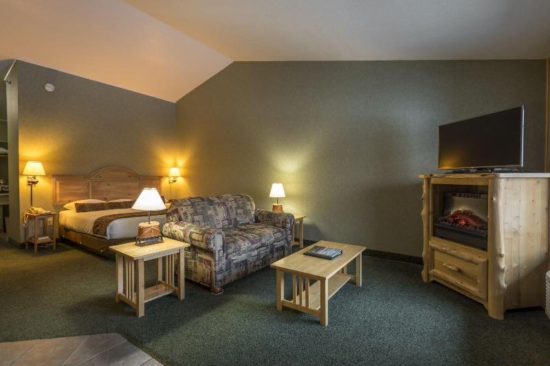 Stafford's Crooked River Lodge & Suites image