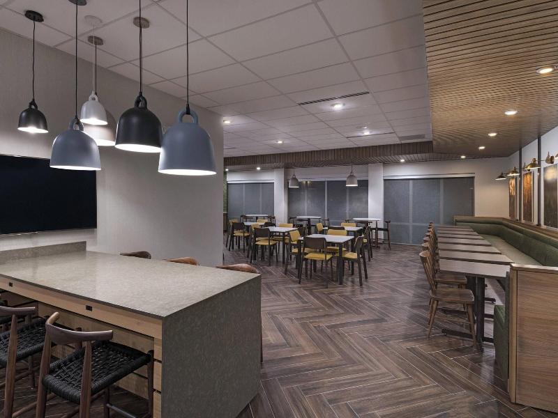 Fairfield Inn & Suites by Marriott St. Louis Downt image