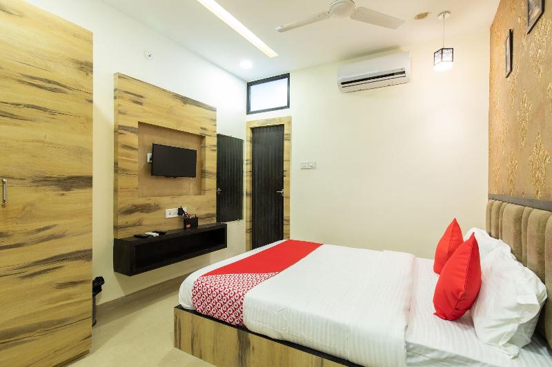 Oyo 16546 Hotel Saurabh — main photo