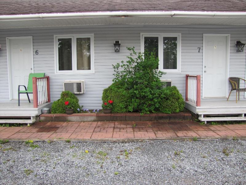 Grove Motel — photo 2