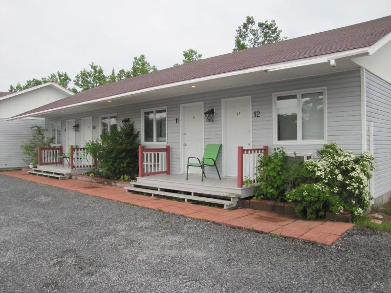 Grove Motel — photo 3