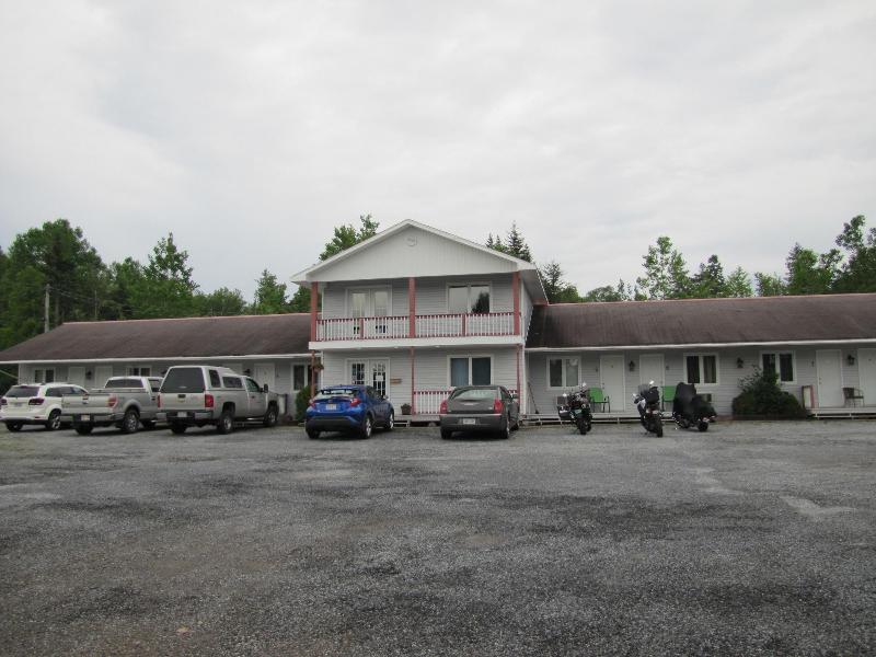Grove Motel — photo 5