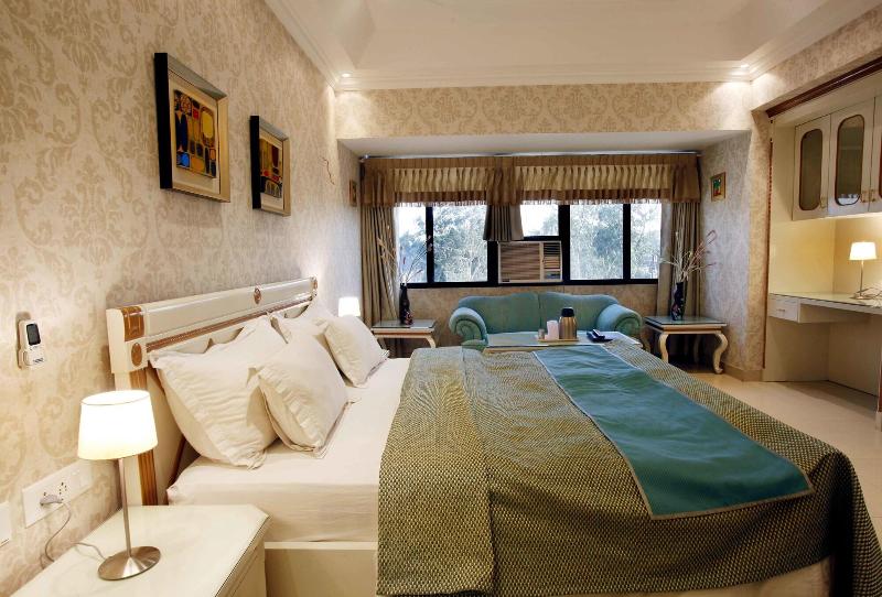 Shivoy Hotel image