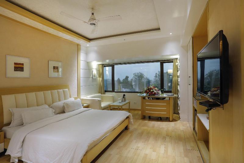 Shivoy Hotel image